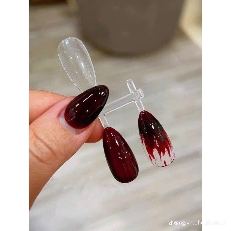 sơn thạch đỏ ruou. vang mdn