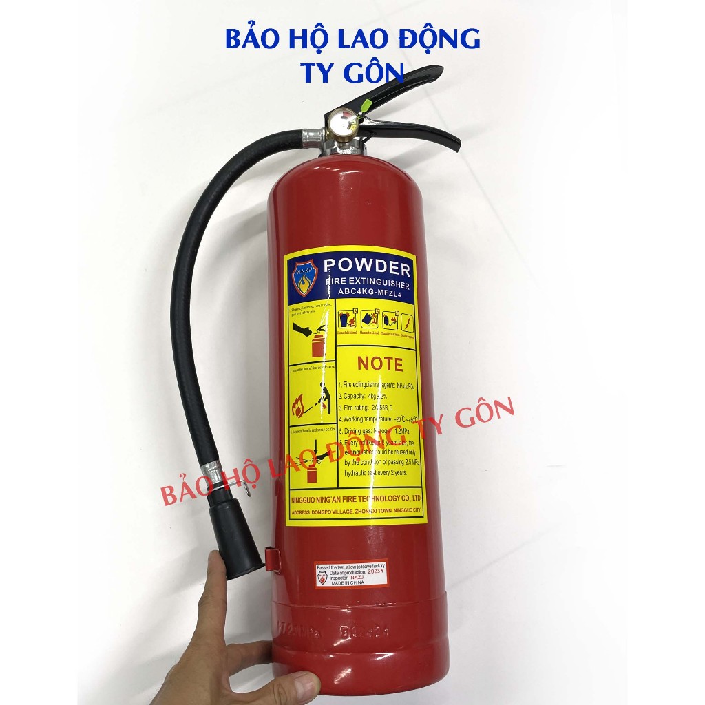 [HỎA TỐC HCM] Bình chữa cháy xách tay dạng bột ABC 4kg, kệ đựng bình chữa cháy