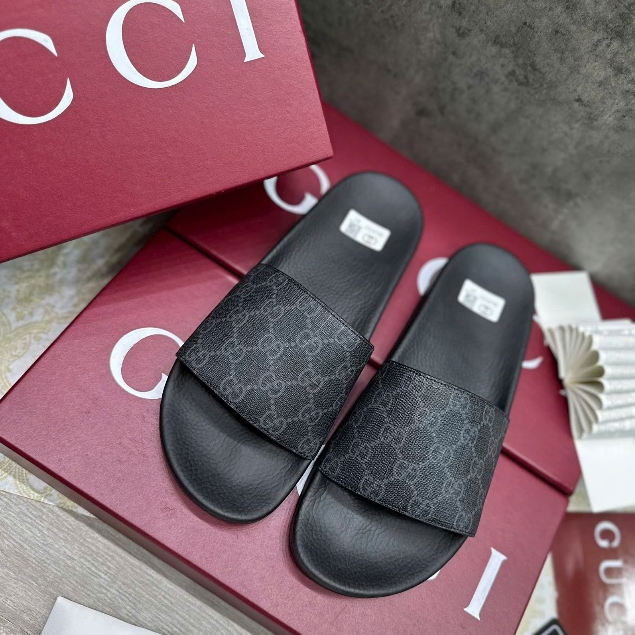 Dép quai ngang GG Hoạt tiết chữ đen, Slide CC họa tiết monogram chữ GG chữ đen.