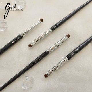 Cọ mí mắt - nhấn mí mắt dưới Feather B 204