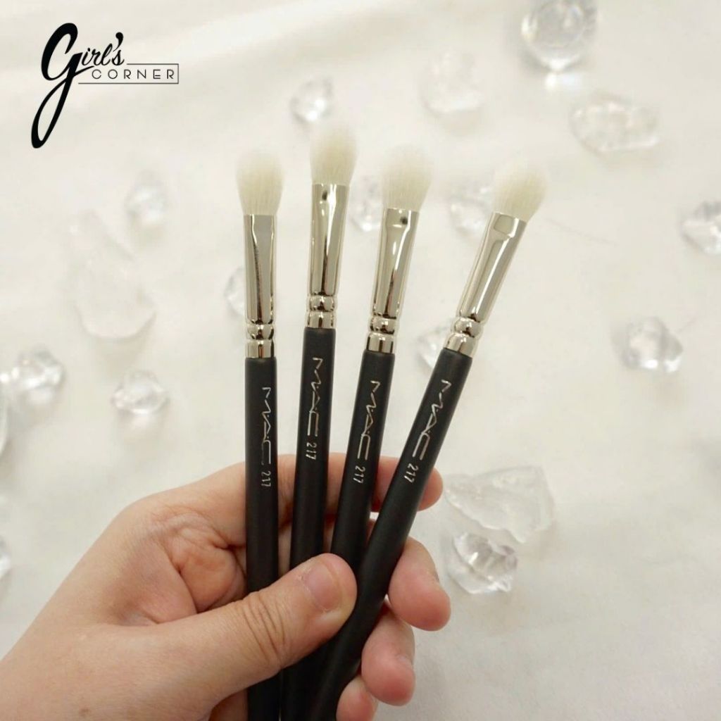 Cọ Flat Blending Và Tán Bầu Mắt M 217