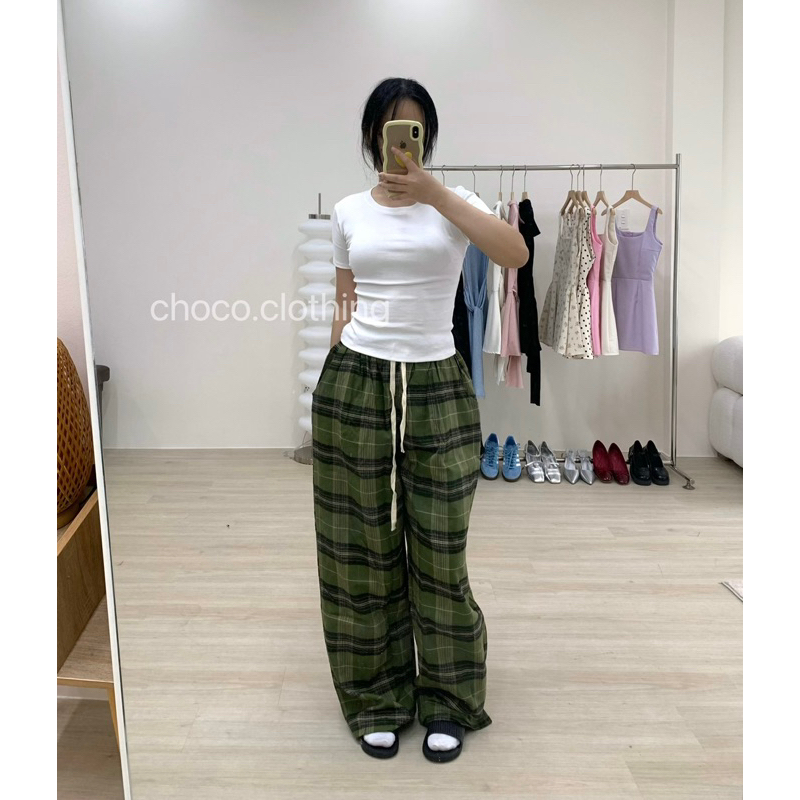 (Hàng có sẵn) Quần dài ống rộng hoạ tiết sọc caro phong cách retro, có túi, có dây cột eo. | BigBuy360 - bigbuy360.vn