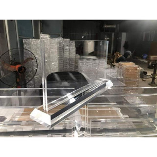 kệ mica để bàn