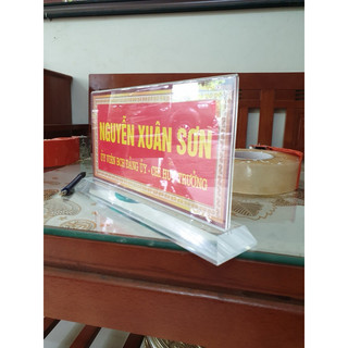 kệ mica để bàn