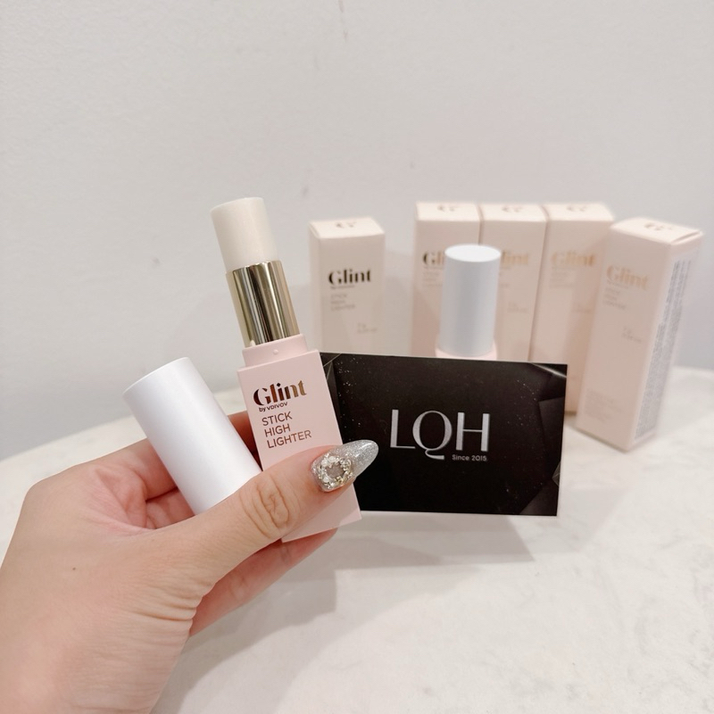 Nhũ bắt sáng Glint Stick Highlighter Milky Moon màu 01