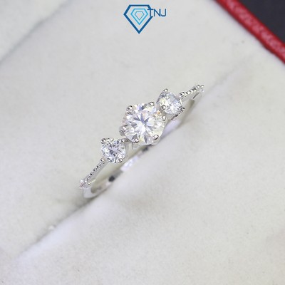 Nhẫn bạc nữ Moissanite kèm thẻ tra cứu 5ly xi bạch kim nạm đá lấp lánh, sang trọng NNM0074 - Trang Sức TNJ