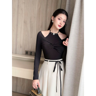 Áo Tăm Trễ Vai Tay Dài Cổ Yếm Buộc Dây Xoắn Ngực Bẹt Vai Thời Trang Thiết Kế Nữ CurvyQ