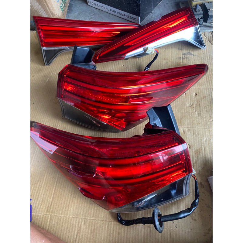 Đèn hậu fortuner