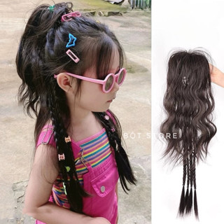 Tóc giả xoăn có tết đuôi cho bé xinh xắn