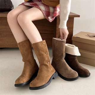 (Hàng Loại I) Giày boot nữ cổ lót lông cừu bốt lông da lộn đế thấp phối cúc Eudora899 B520