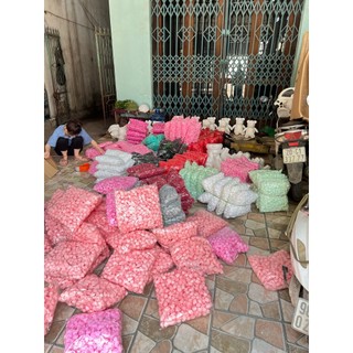 hoa xốp gắn gấu
