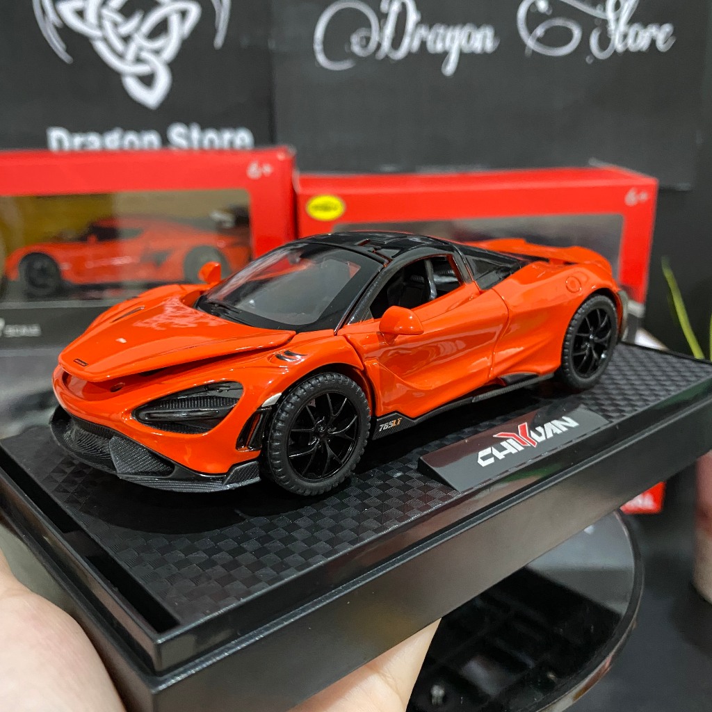 Mô hình siêu xe Mclaren 765LT tỉ lệ 1:32 hộp kính trong có đèn, âm thanh bằng kim loại