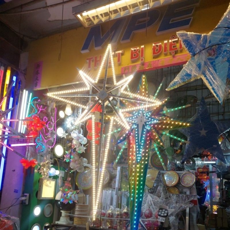 Đèn ngôi sao đỉnh , ngôi sao lạ , ngôi sao dài nguồn điện 12v trang trí ngoài trời bảo hành 6 tháng