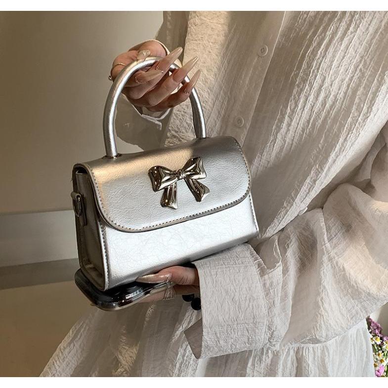 Túi Xách Nữ Mini Cầm Tay Đeo Chéo Hoạ Tiết Nơ Bạc Sang Chảnh Đi Tiệc – HT013 | BigBuy360 - bigbuy360.vn