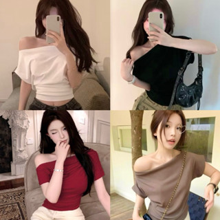 Áo croptop cánh dơi nữ trễ vai gợi cảm, ngắn tay thun cotton màu đen trắng đỏ từ thương hiệu Ozenka.