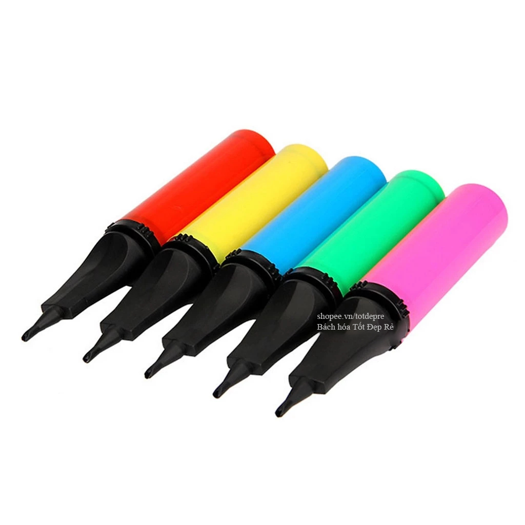 Bơm cầm tay nhựa cỡ to hoặc nhỏ dùng để bơm bóng bơm phao hơi tiện dụng