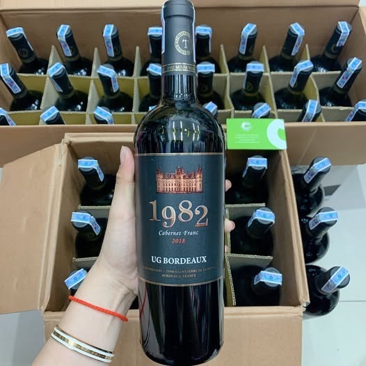 chai Nước 1982 Cabernet Franc 2 loại (1 Chai lẻ /Set 6 chai / 1 Hộp gỗ)
