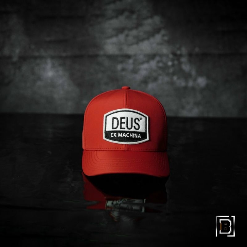 Nón DEUS thời trang, Nón kết đỏ