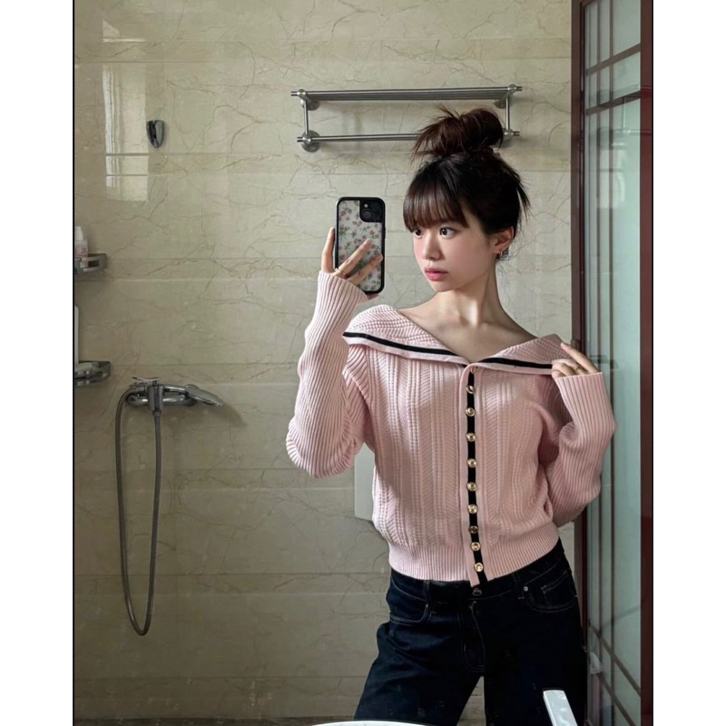 [2297] Áo cardigan len Pinkii trễ vai vạt thuỷ thủ Lilis Room