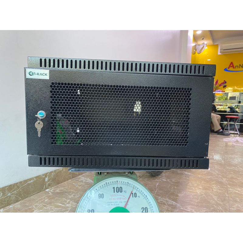 Tủ Mạng-Tủ Rack 6U ( sẵn tủ đen và trắng), khung hàn liền ( đặt trắng hoặc đen nt ghi chú giúp shop)