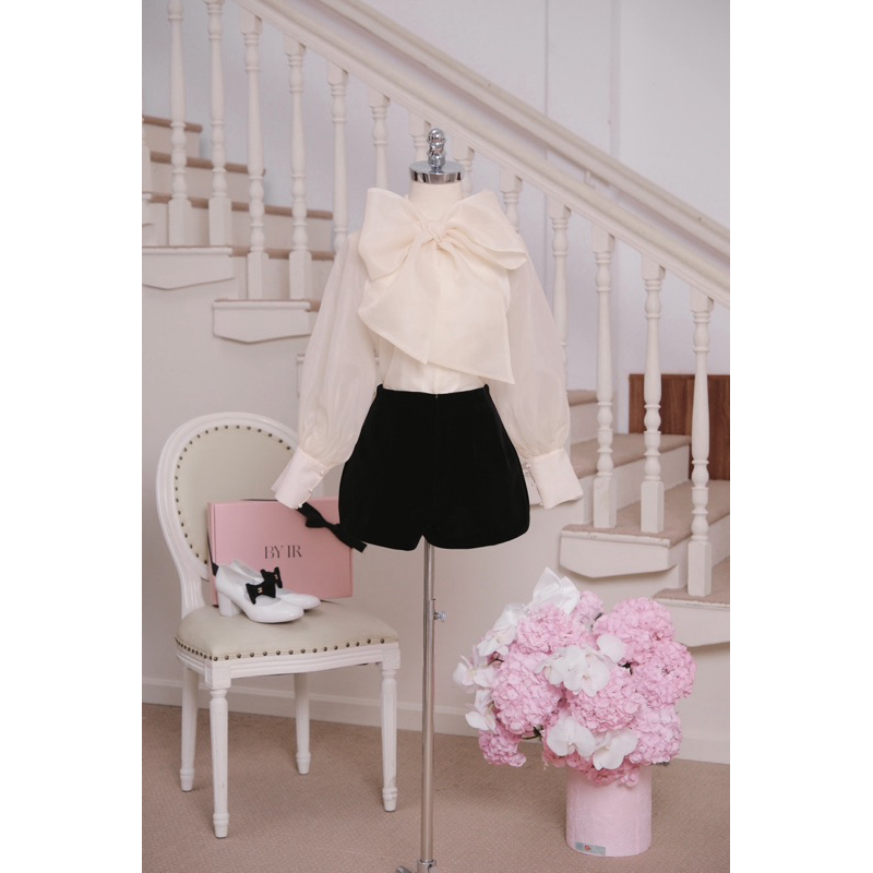 BY IR - Quần Short Nhung Đen / IR Short