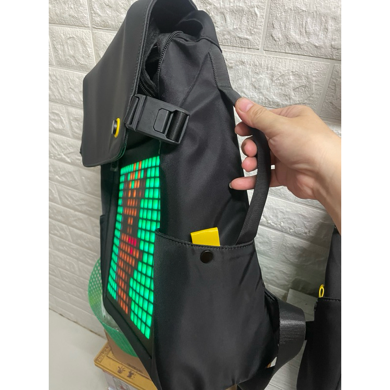 Balo DIVOOM Pixoo Backpack-M, có hiển thị màn hình LED, ngăn chứa Laptop 16 inch(phiên bản Heineken)