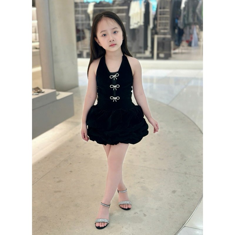   SẴN   HÀNG THIẾT KẾ  HK22 Váy đầm bí nhung đen đính nơ cổ yếm cho bé gái 7-40kg 