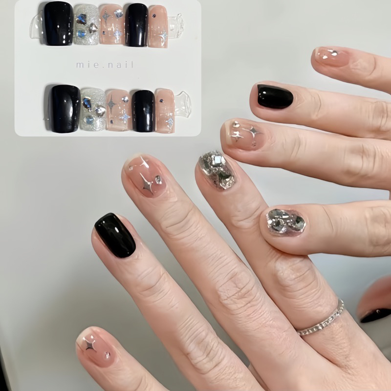 C107 Hồng đen đính đá thạch anh