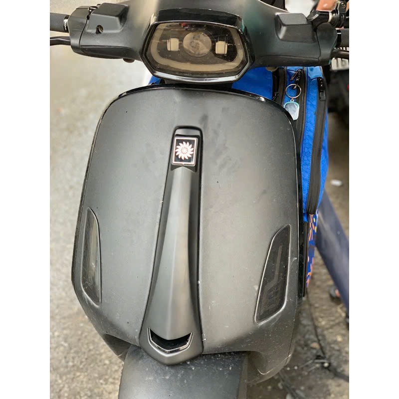 LOGO NHÔM VÒNG XOÁY - VESPA
