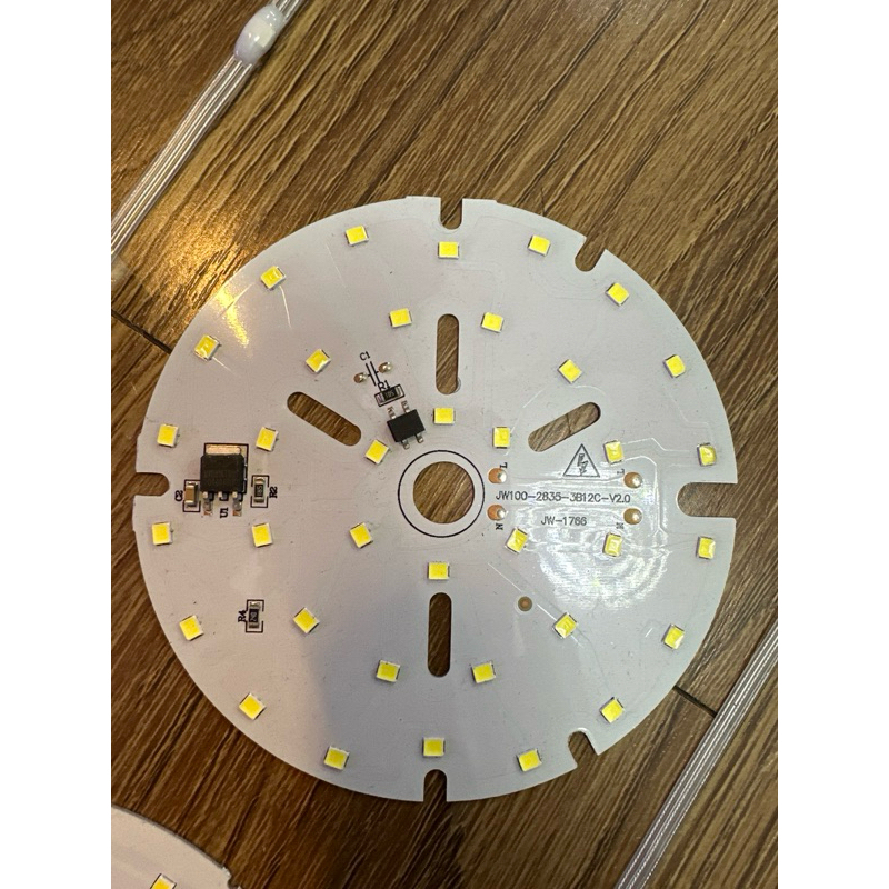 Led miếng 40w điện 220v