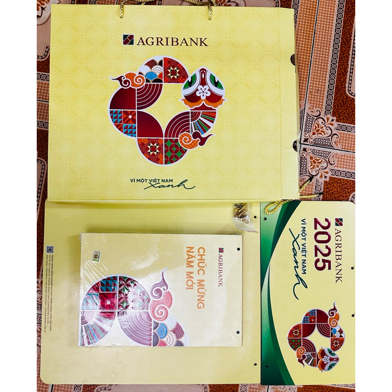 Lịch bloc siêu đại (20cm x 30cm) ngân hàng Agribank 2025
