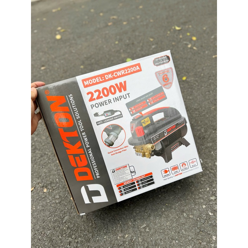 Máy Xịt Rửa Xe Gia Đình DK-CWR2200A Có Chỉnh Áp Lực