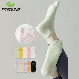 Tất / Vớ Chân Nữ Freesize 35-39 Tập Yoga Pilates Len Co Giãn Đính Hạt Silicon Chống Trơn Trượt