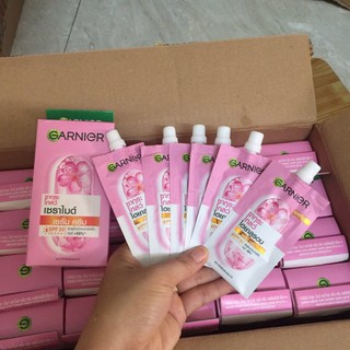 Kem gói chống nắng garnier