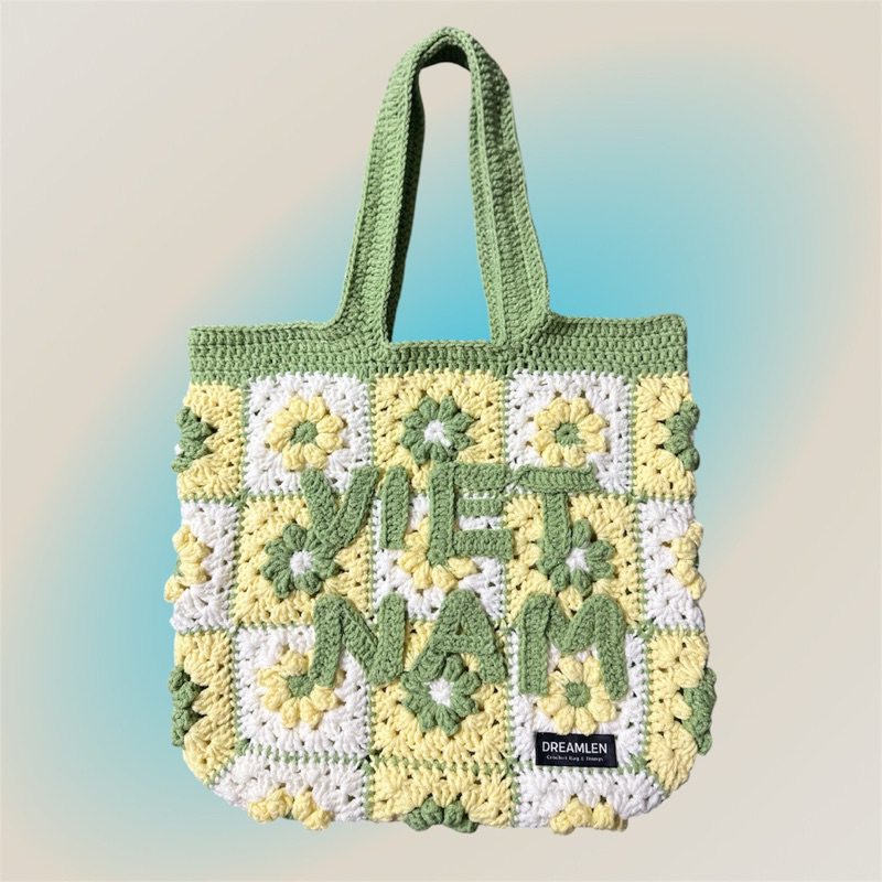 𝙂𝙧𝙖𝙣𝙣𝙮 𝙨𝙦𝙪𝙖𝙧𝙚 𝙩𝙤𝙩𝙚 𝙗𝙖𝙜 - Túi len ghép hoa (Chữ nổi)