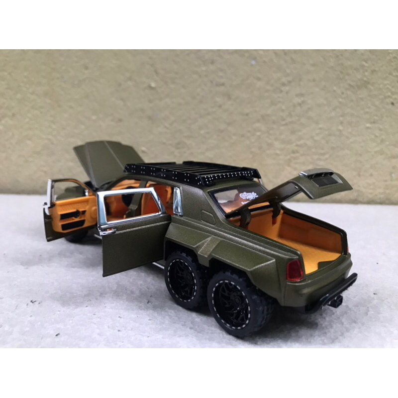 Mô hình xe Roll-Royce Pickup 6x6 1:32