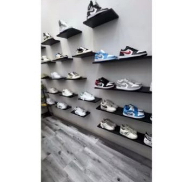 kệ để giày bán shop