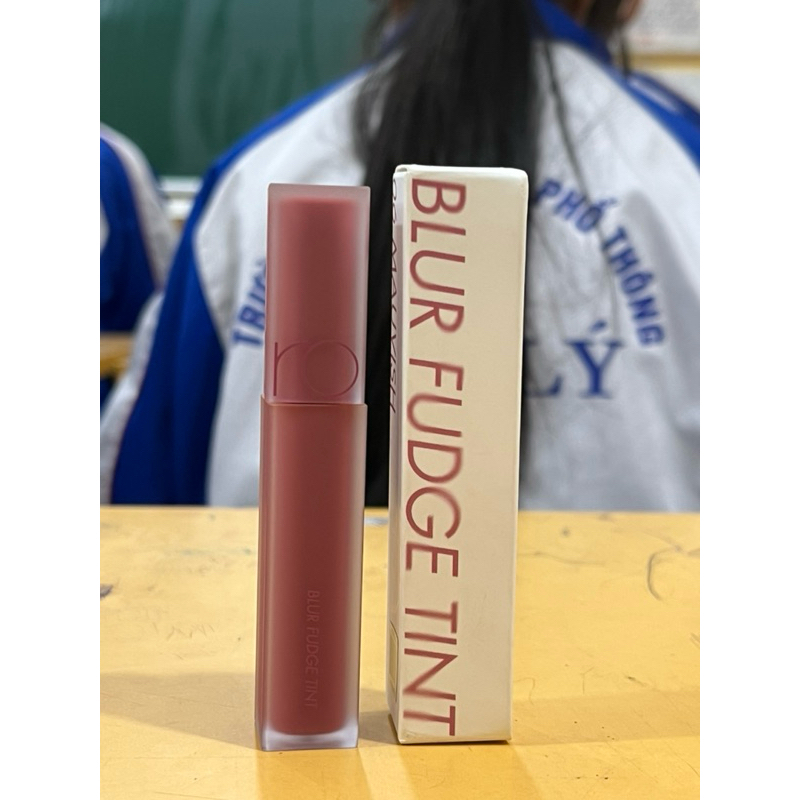 Son Romand Blur Fudge Tint Màu 06 (Độ mới 99% - full box)