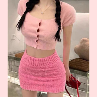 Áo Cardigan Dệt Kim Tay Ngắn Phong Cách Ngọt Ngào Thời Trang ( SẴN ) Set Len Áo Croptop Cài Cúc & Chân Váy Body Màu Trơn