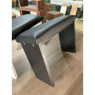 Kệ kê chân kê tay làm nail có bọc da bao êm, bao bền kể để chân làm nail