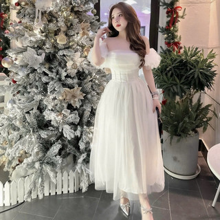 Váy công chúa trễ vai ren