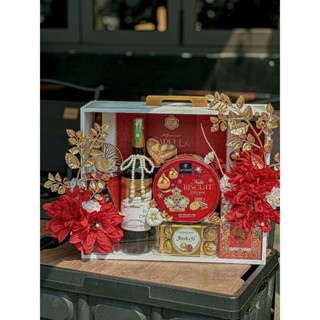 Hộp quà tết sang trọng 2025 vali sang trọng, quà tết an tâm hàng nhập khẩu chính hãng 100%