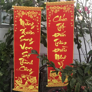 1 đôi câu đối đỏ, liễng trang trí tết in chữ Việt Nam làm từ vải nhung đẹp kích thước(dài 90cm) (vpp Tritin)