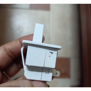 Công Tắc Đèn Cửa Tủ Lạnh 2 Chân