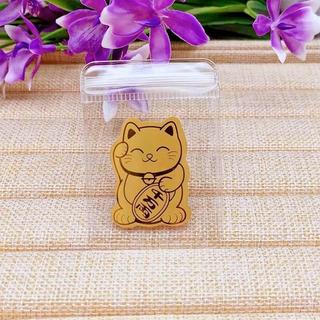 Miếng Dán Lưng Mèo Thần Tài gắn ốp lưng Mang Tới Tài Lộc Chiêu May Mắn Cho Người Sử Dụng
