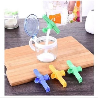 Kẹp Miệng Túi Bảo Quản Thực Phẩm Có Nắp Mở Rót Tiện Lợi