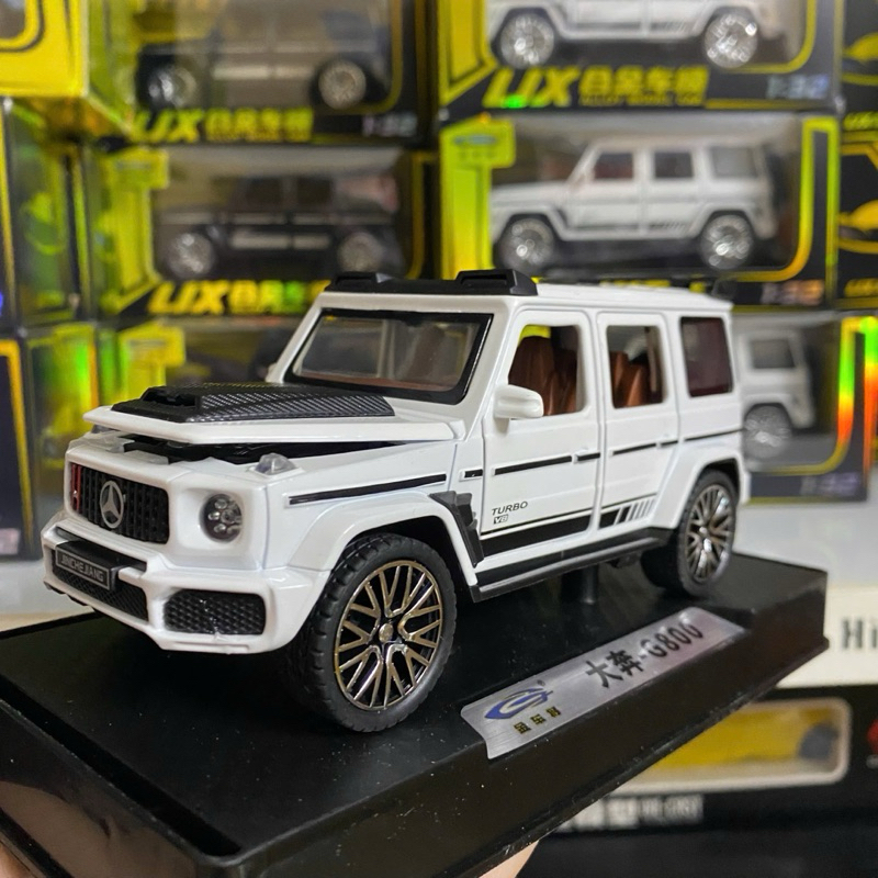 Xe mô hình trưng bày ô tô Mercedesss G63 Brabus G800 tỉ lệ 1:32 bằng kim loại có đèn và âm thanh