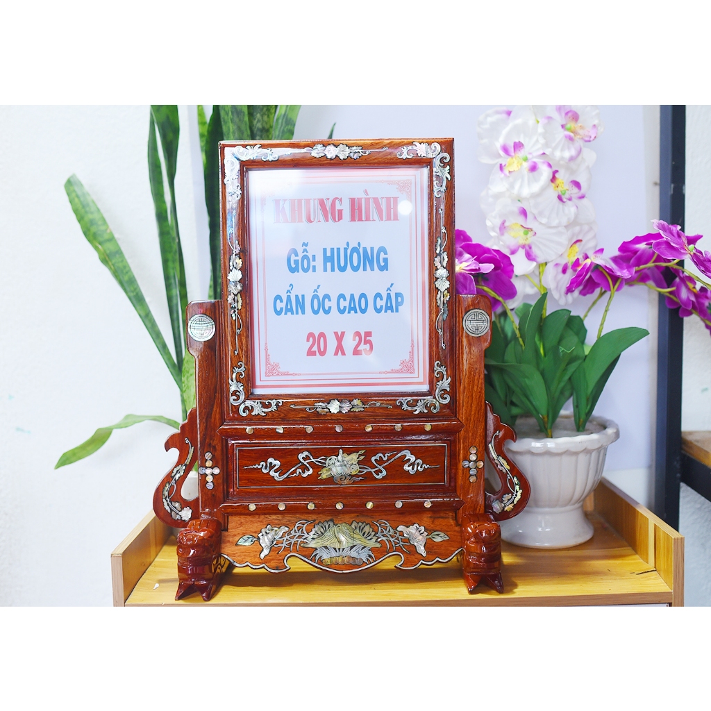 KHUNG ẢNH THỜ GỖ HƯƠNG, CẨN ỐC CAO CẤP 20 X 25 (MẪU MỚI)