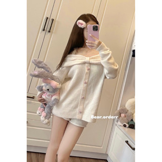 BEAR Áo len trễ vai nơ cúc tim