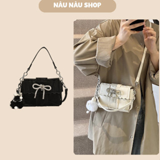 Túi xách nữ cầm tay dễ thương thiết kế trẻ trung và nổi bật kèm móc khoá xinh